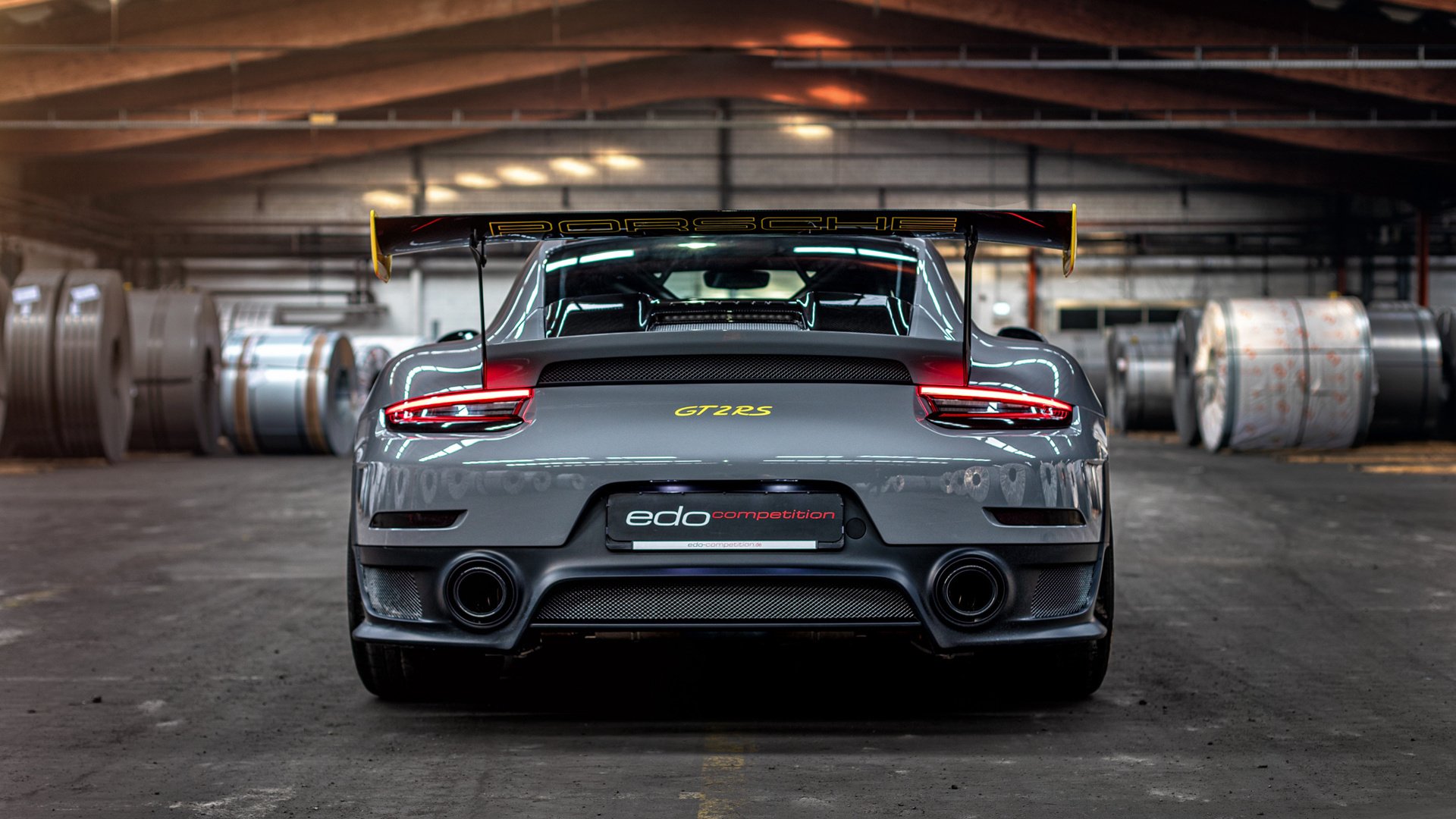 开云体育下载官网-奇亚拉·佩拉卡尼与马泰奥·桑托罗跳板配合无懈可击