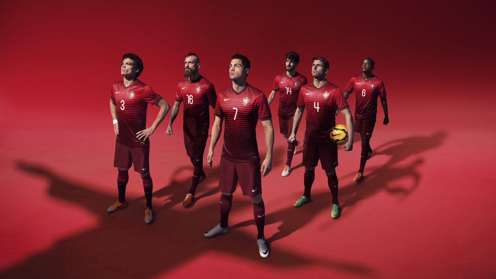 法国队冲线瞬间点燃全场气氛，法国队比赛视频